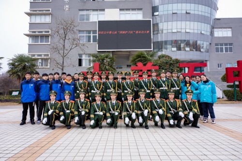 201912【夯實(shí)基礎(chǔ) 練就功夫——阜陽五中第七屆國旗護(hù)衛(wèi)隊(duì)基本功大賽圓滿成功】潁州晚報(bào) 阜陽日?qǐng)?bào) 阜陽發(fā)布 特約攝影記者 凡偉 18844908911 (8)_conew1.jpg