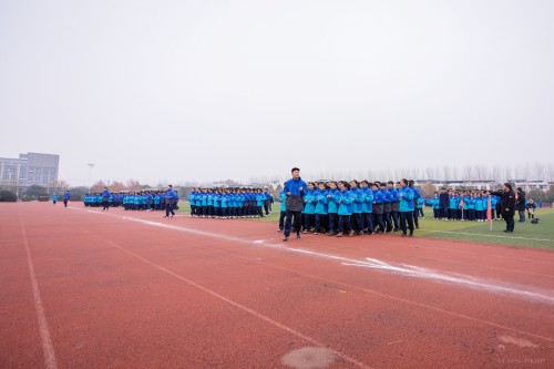 201912【強(qiáng)健體魄 淬煉精神——阜陽五中舉行高一 高二年級跑操比】潁州晚報 阜陽日報 阜陽發(fā)布 特約攝影記者 凡偉 18844908911-6_conew1.jpg