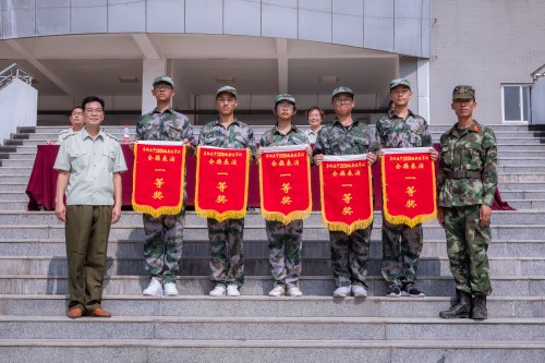 202008【2020級(jí)軍訓(xùn)閉幕式 阜陽五中】潁州晚報(bào) 阜陽日?qǐng)?bào) 特約攝影記者 凡偉 18844908911-15_conew1.jpg