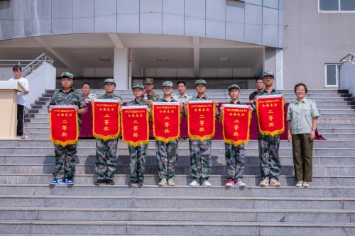 202008【2020級(jí)軍訓(xùn)閉幕式 阜陽五中】潁州晚報(bào) 阜陽日?qǐng)?bào) 特約攝影記者 凡偉 18844908911-13_conew1.jpg