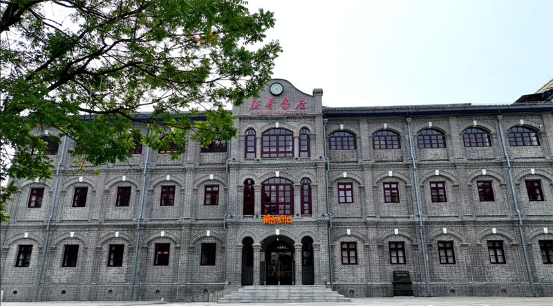 前言后記安慶勸業(yè)場店。安徽新華發(fā)行集團(tuán)供圖