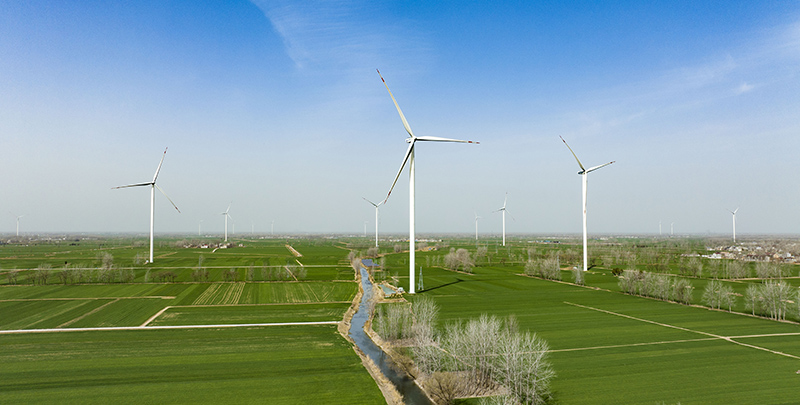 矗立在渦陽縣天靜宮街道的風(fēng)力發(fā)電機(jī)。渦陽縣委宣傳部供圖.jpg